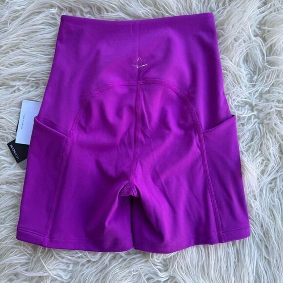Beyond Yoga Powerbeyond Strive Biker Short Violet Berry Size XS - Picture 7 of 10
